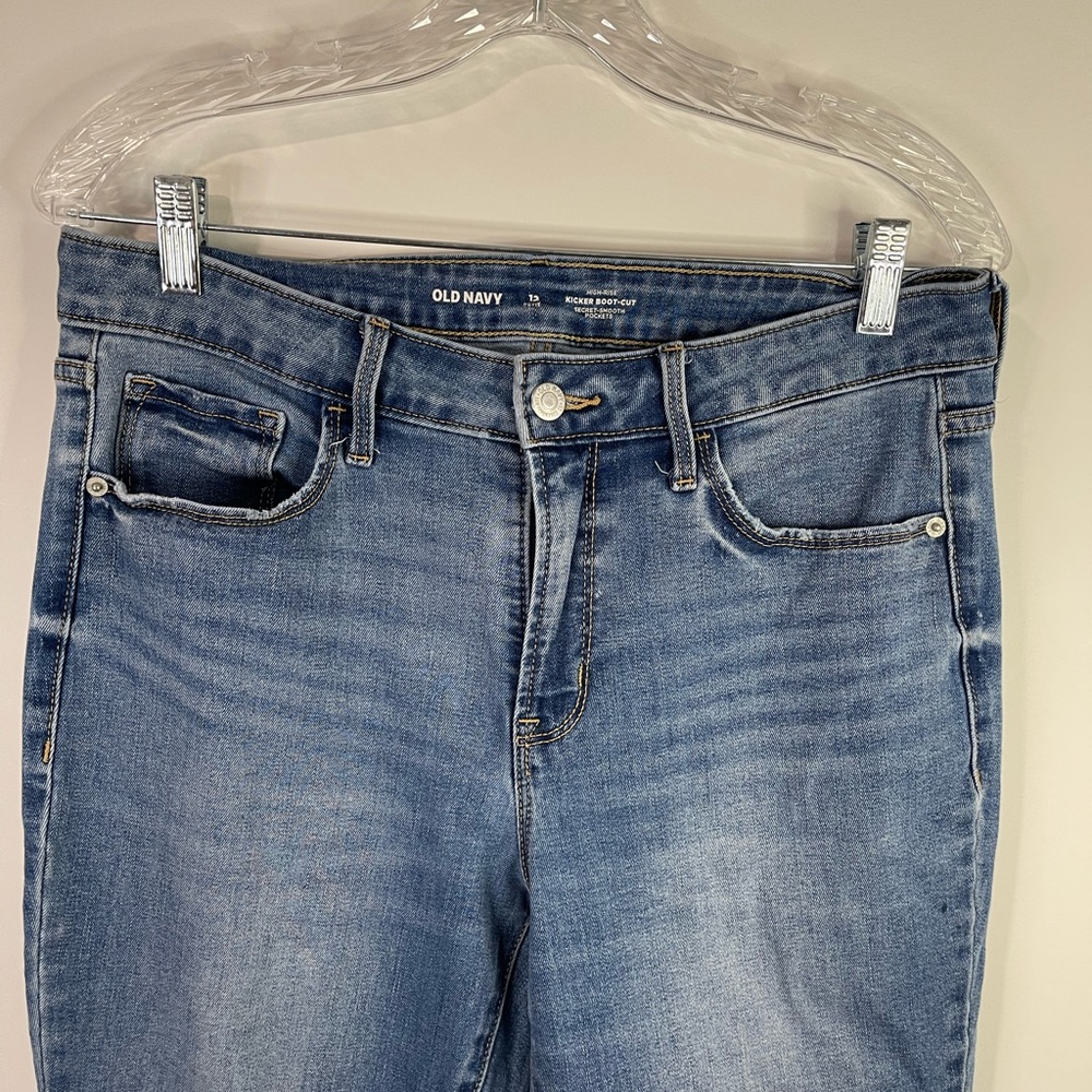 Old Navy‎ Women's kicker boot- cut blue jean. - Picture 4 of 9
